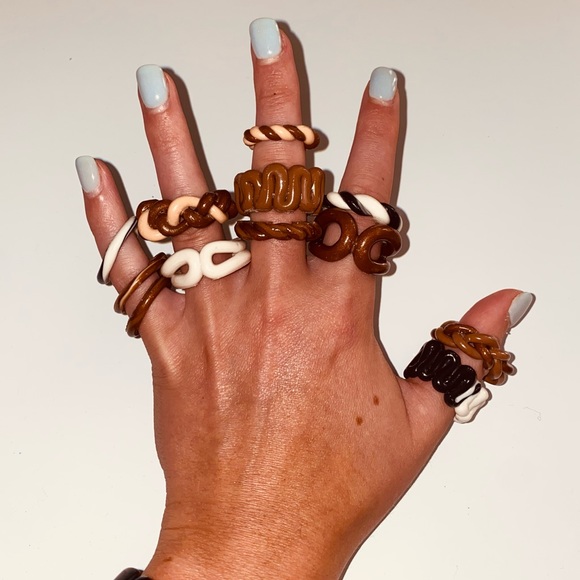 Chunky clay rings - neutral set of 5 - Picture 3 of 10